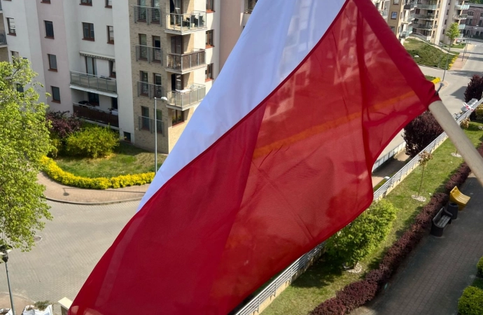 {2 maja. Dzień Flagi}